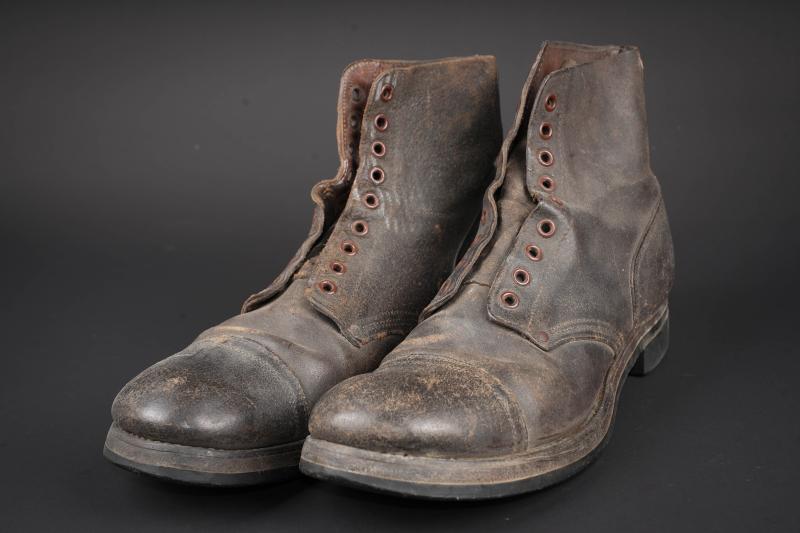 Brodequins type II US. US Type II service shoes