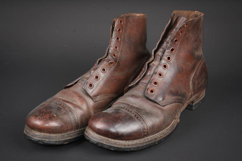 Brodequins type II US. US Type II service shoes