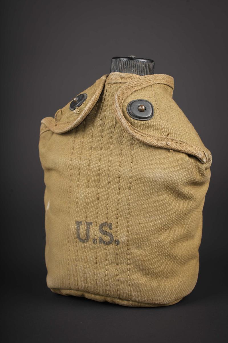 Gourde US. US Army water bottle.