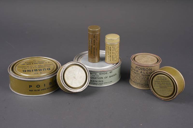 Boites d'alcohol US. US alcohol tins.