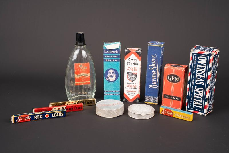 Accessoires de toilette US. US toiletry accessories.