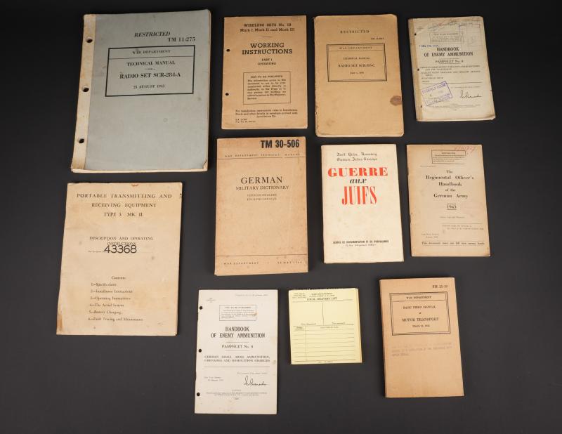 Livrets technique alliés. Allied technical booklets.