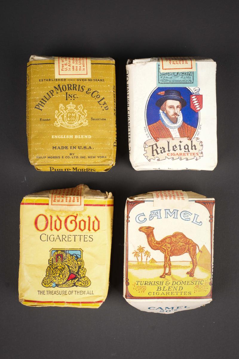 Paquets de cigarette US. US Army US cigarette packs.
