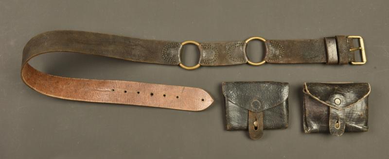 Ceinturon et cartouchières d'artilleur français. French artillery belt and cartridge pouches