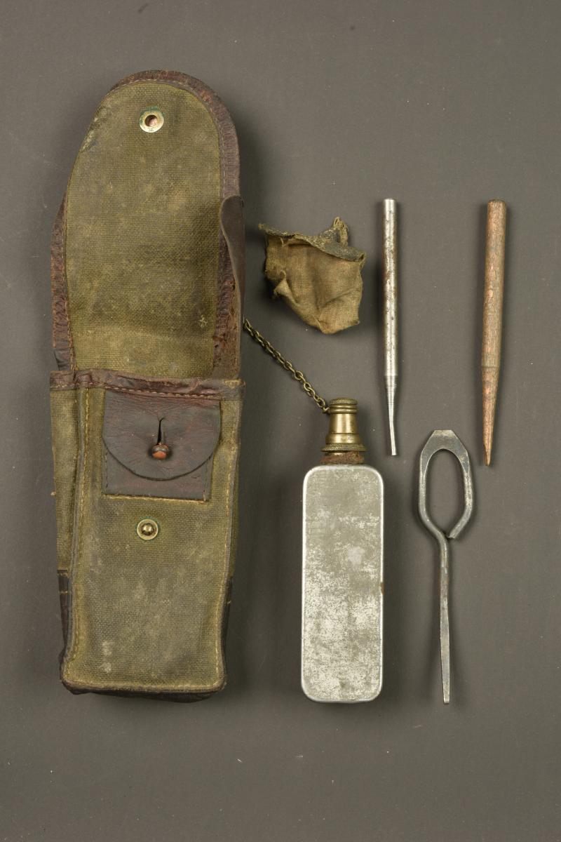 Nécessaire de nettoyage pour FSA 17 français. Cleaning kit for French FSA 1917 rifle