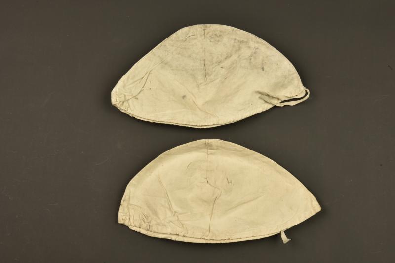 Lot de 2 couvres casque Adrian. Lot of two Adrian helmet covers