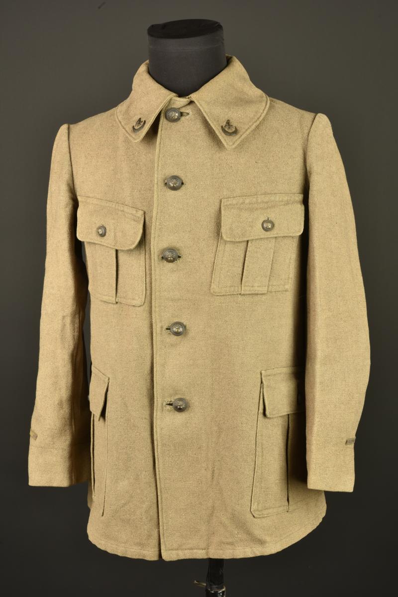 Vareuse kaki d'officier du 4e Zouaves. Khaki officer’s tunic of the 4th Zouaves Regiment