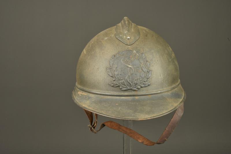 Casque Adrian du Service de Santé des Armées. Adrian helmet of the French Army Medical Service