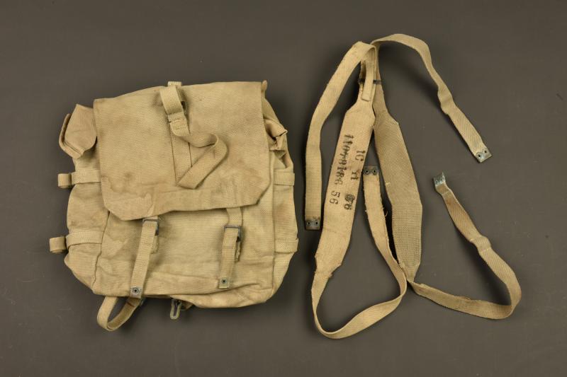 Equipements Mills belges havresac et bretelles. Belgian Mills equipment backpack and shoulder straps