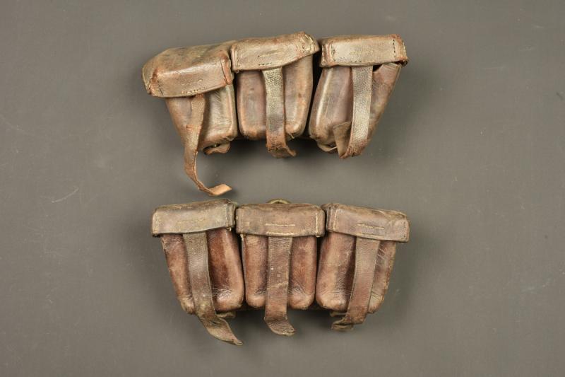 Lot de 2 cartouchières allemandes M1909. Lot of two German Model 1909 ammunition pouches