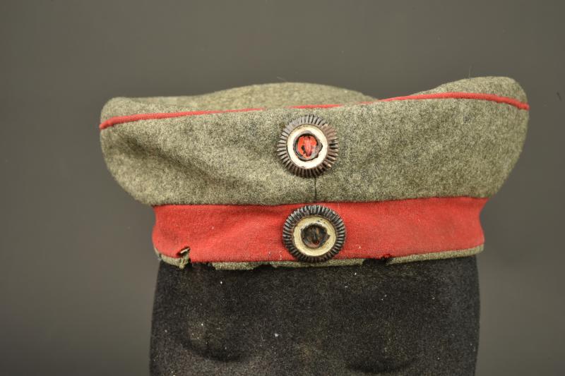 Mutze M1907 feldgrau d'infanterie prussienne. Model 1907 feldgrau visor cap of Prussian infantry