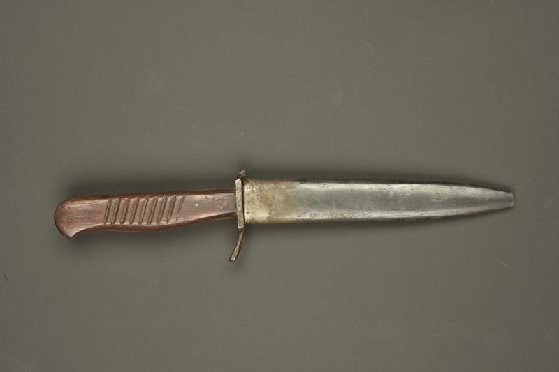 Poignard de combat allemand régimenté 103R saxon. Regimentally marked German combat knife of Saxon Infantry Regiment 103