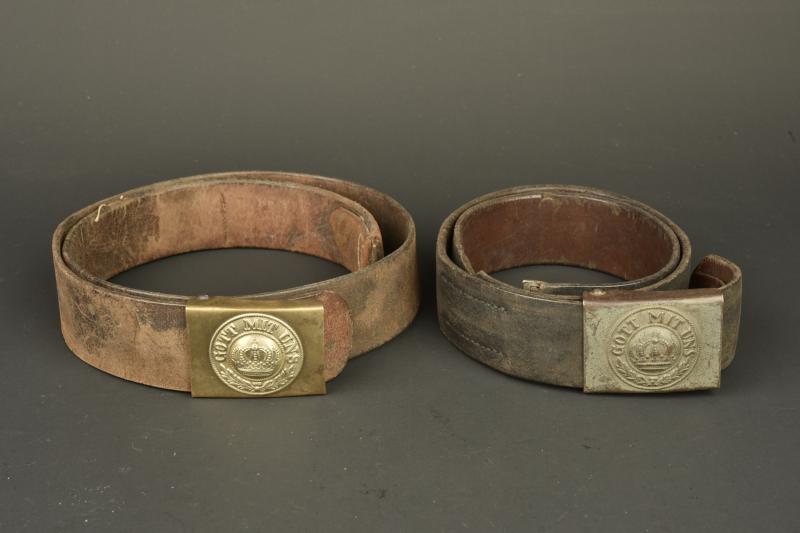 Lot de 2 ceinturons allemands avec boucles. Lot of two German belts with buckles