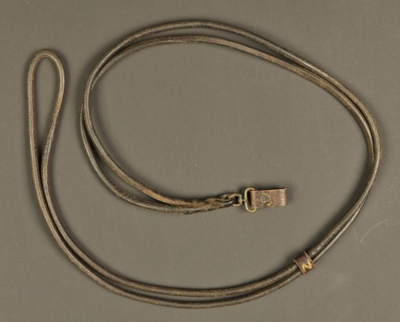 Dragonne cuir pour pistolet allemand P08. Leather lanyard for German P08 pistol