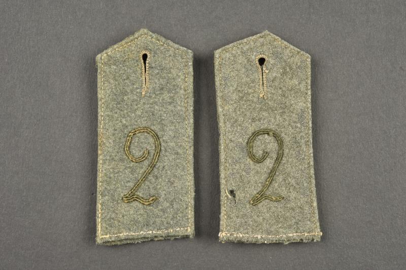 Paire de pattes d'épaule Chasseurs bavarois ou troupes de montagne. Pair of Bavarian Jäger or mountain troop shoulder straps