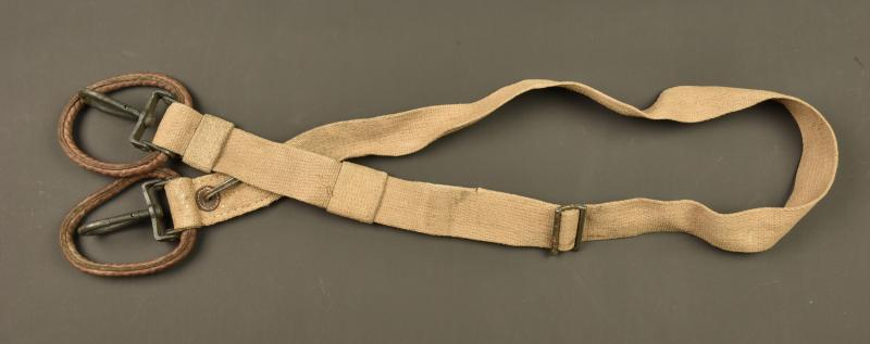Sangle de mitrailleur MG08 ersatz en ortie. Ersatz MG08 machine gunner’s sling made of nettle fiber.