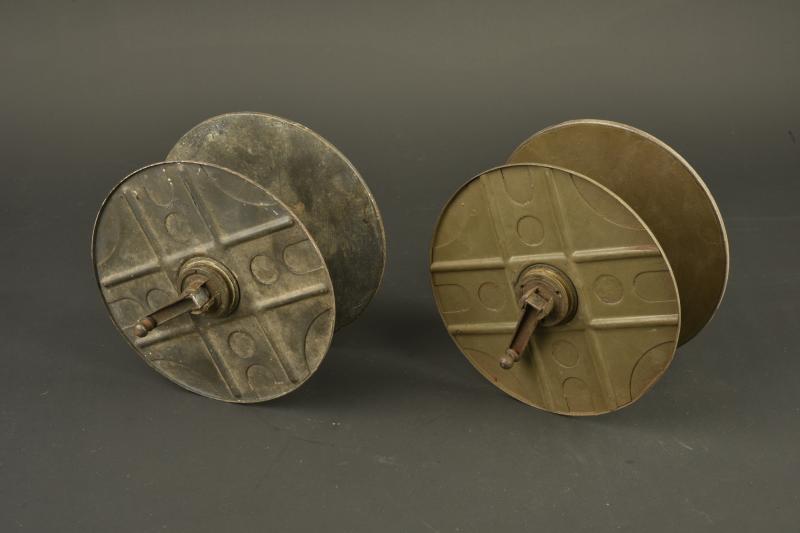 Lot de 2 rouleaux de chargeurs tambours de MG 08-15. Lot of two loading strips for MG08-15 drum magazines.
