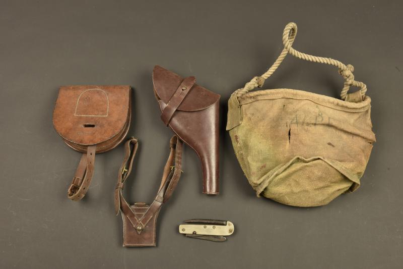 Equipements anglo-canadiens dont cavalerie. Anglo-Canadian equipment including cavalry items