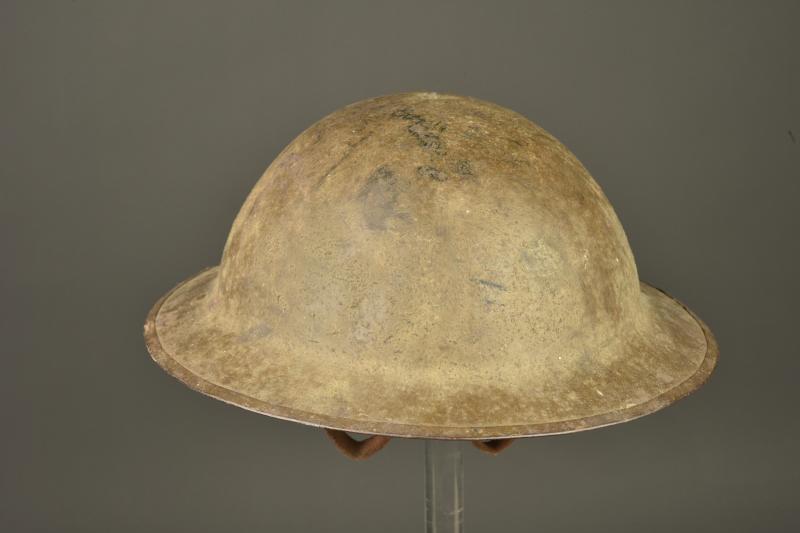 Casque anglais MkI nominatif. Named British MkI helmet