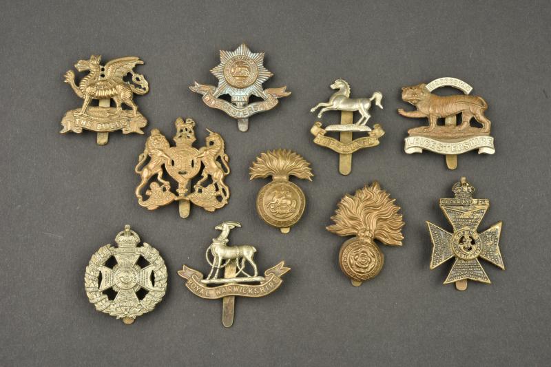 Lot de 10 insignes anglais d'infanterie. Lot of 10 British infantry badges