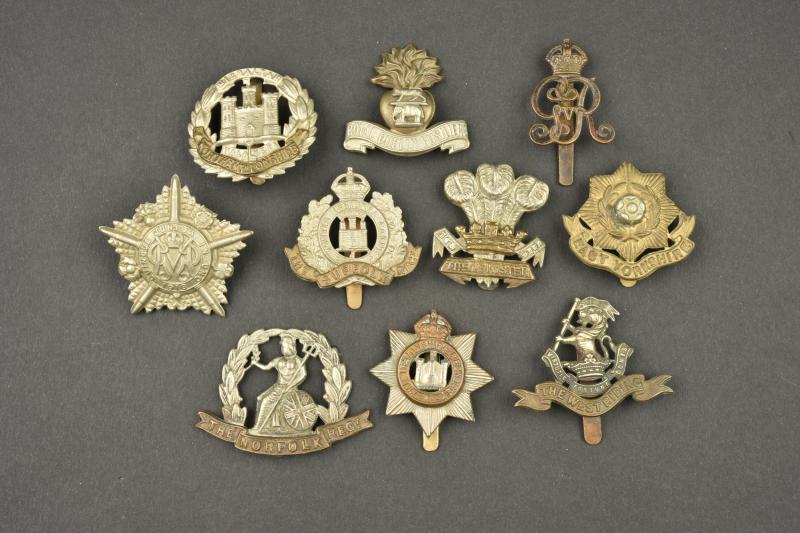 Lot de 10 insignes anglais. Lot of 10 British badges