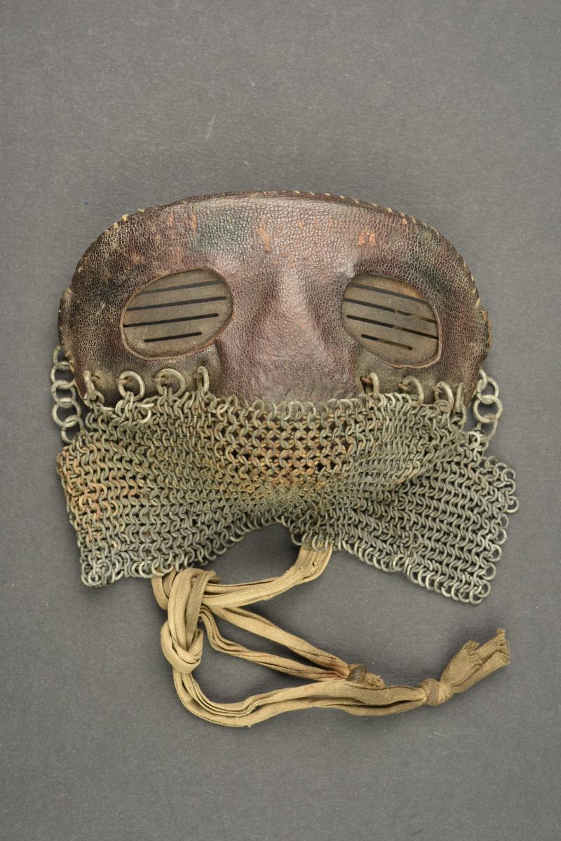 Masque pare éclats loup de tankiste anglais et français. British and French splinter masks for tank crews