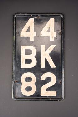 Plaque d'immatriculation civile. Civil registration plate. — miniature 1