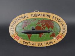 Plaque vernissé sous-marin britannique. Varnished British submarine plaque. — miniature 1