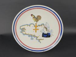 Grand plat Libération août 1944. Large Liberation August 1944 platter. — miniature 1