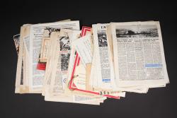 Tracts et courriers de l'air. Leaflets and air correspondence. — miniature 2