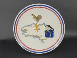 Grand plat Libération août 1944. Large Liberation August 1944 platter. — miniature 1