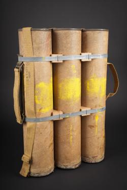 Container pour obus canadien. Canadian shell container. — miniature 1