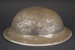 Casque canadien. Canadian helmet. — miniature 3