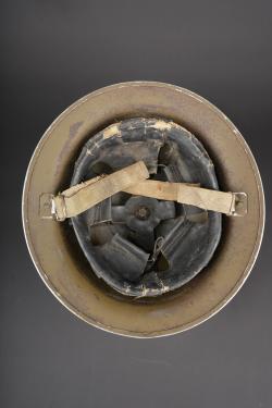 Casque canadien. Canadian helmet. — miniature 7