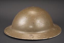 Casque canadien. Canadian helmet. — miniature 1