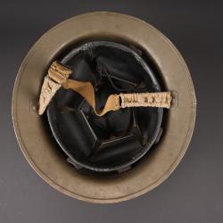 Casque canadien. Canadian helmet. — miniature 7