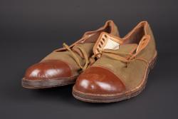 Chaussure tropicale canadienne.  Canadian tropical shoes. — miniature 1