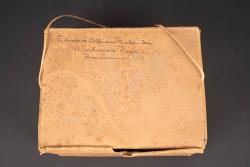 Masque anti-gaz civil britannique. British civilian gas mask. — miniature 3