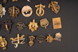 Cap badge britannique. British cap badge. — miniature 16
