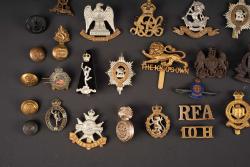 Cap badge britannique. British cap badge. — miniature 8