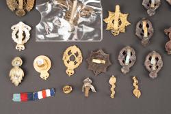 Cap badge britannique. British cap badge. — miniature 13
