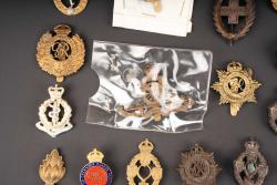 Cap badge britannique. British cap badge. — miniature 5