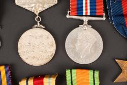 Décorations britannique. British medals. — miniature 3