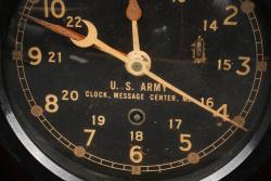 Horloge US Army M2. US Army M2 clock — miniature 10