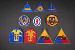 Insignes de manche US. US Army shoulder insignia. — miniature 1