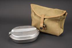 Pochette et gamelle US. US pouch and mess kit. — miniature 1