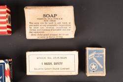 Accessoires de toilette US. US toiletry accessories. — miniature 5