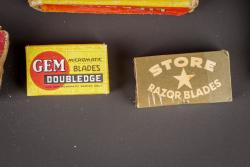 Accessoires de toilette US. US toiletry accessories. — miniature 18