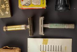 Accessoires de toilette US. US toiletry accessories. — miniature 19