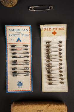 Accessoires de toilette US. US toiletry accessories. — miniature 9